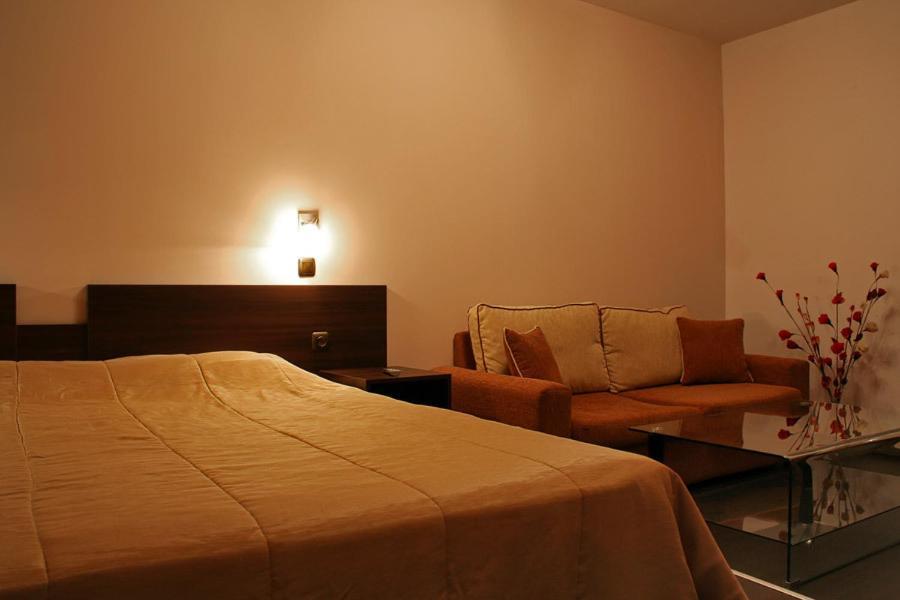 Hotel Finix Sandanski Oda fotoğraf
